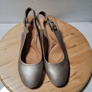 Sofft Lilly leather slingback pumps pewter silver comfort career y2k 80s classic